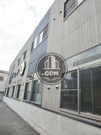 窓が多く採光抜群です