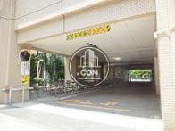 背面駐車エリアへのロータリー
