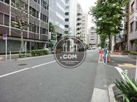 交通量はあまり多くありません