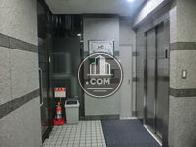 シンプルなエントランスホール