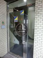 重みのあるガラス扉です
