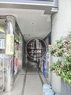 物件の正面玄関です
