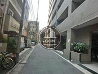 人通りが少なく、落ち着きのある環境です