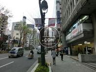 道玄坂の通りに面しております