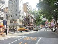 道玄坂交差点内に位置しています