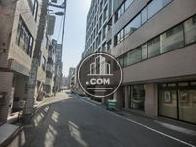 周辺はオフィス街です