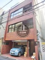 ５階建ての低層ビルになります