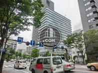 浜町中の橋交差点角地一画に建ちます