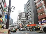 交通量の多い前面通り