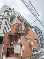 正面玄関側からの撮影です