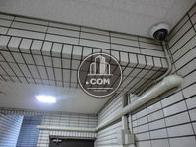 エントランスにも防犯カメラがあります