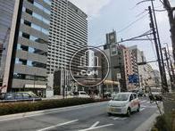 前面道路は交通量が多いです