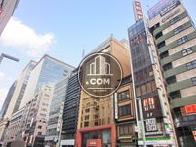 周辺も高層ビルが建ち並びます