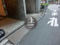 入口のスロープです