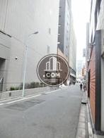 車通りの少ない前面公道