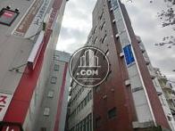 正面左側の側面の外観です