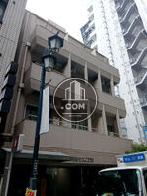 建物裏手からみた外観