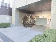 開口部の広い駐車場