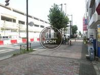 玄関前の歩道