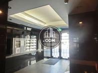 天井に間接照明が仕込まれています