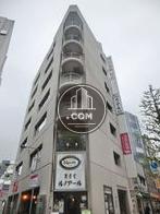 丸いバルコニーのある角地