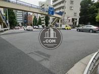 この先駒沢通りでございます
