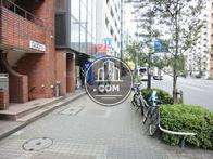 街路樹のある歩道
