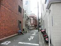 隣接する脇道
