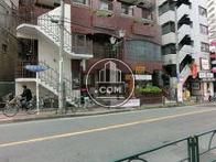 前面の道路です