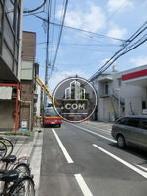 玄関前の通り
