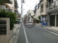 周辺は住宅街です