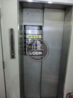 １階エレベーター扉です。