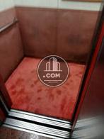 エレベーター内部