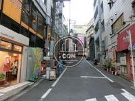 物件の脇の道路です