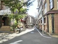 隣接する脇道