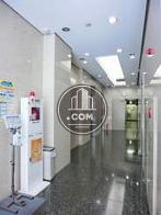 きれいな石目を用いた床面