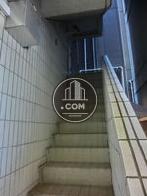 エレベーター横に階段があります