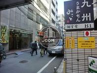 人通りの多い立地です