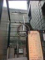 地下店舗は専用階段で行けます