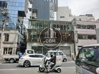 ３階までは店舗仕様です