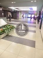 奥行きのある開放的なエントランス