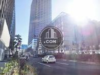 茅場町駅へ連絡する通り