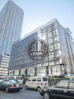 ガラス張りで構成された見通しの良い居室