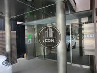大きなガラス自動ドア