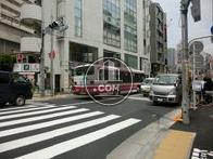 多くの車両が通行します