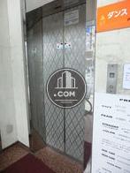 反射性の高いエレベーターです