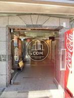 間口の広いエントランスです
