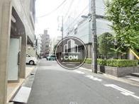 隣接する脇道