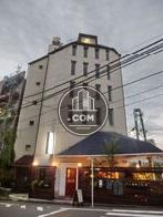 遠方から見ても大変目立つ場所に位置しております