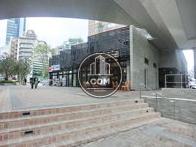 低層階は複合商業施設となっています